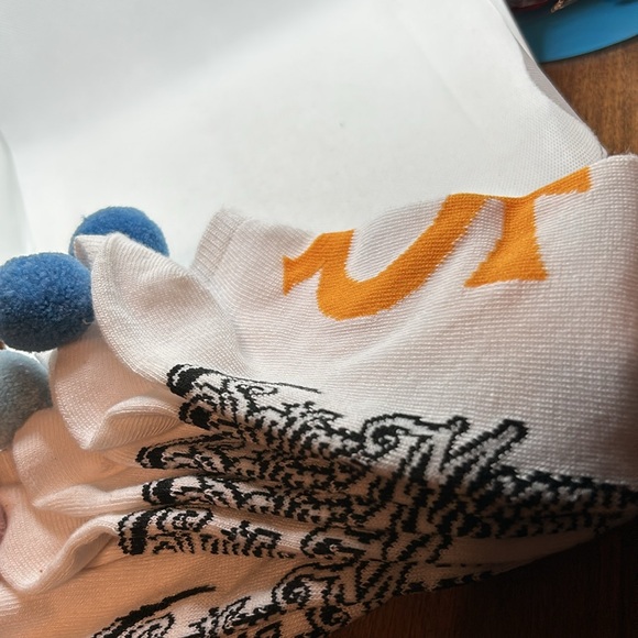 6 Pairs of sailor moon ankle socks New, white with different colored pom-poms - Picture 4 of 9